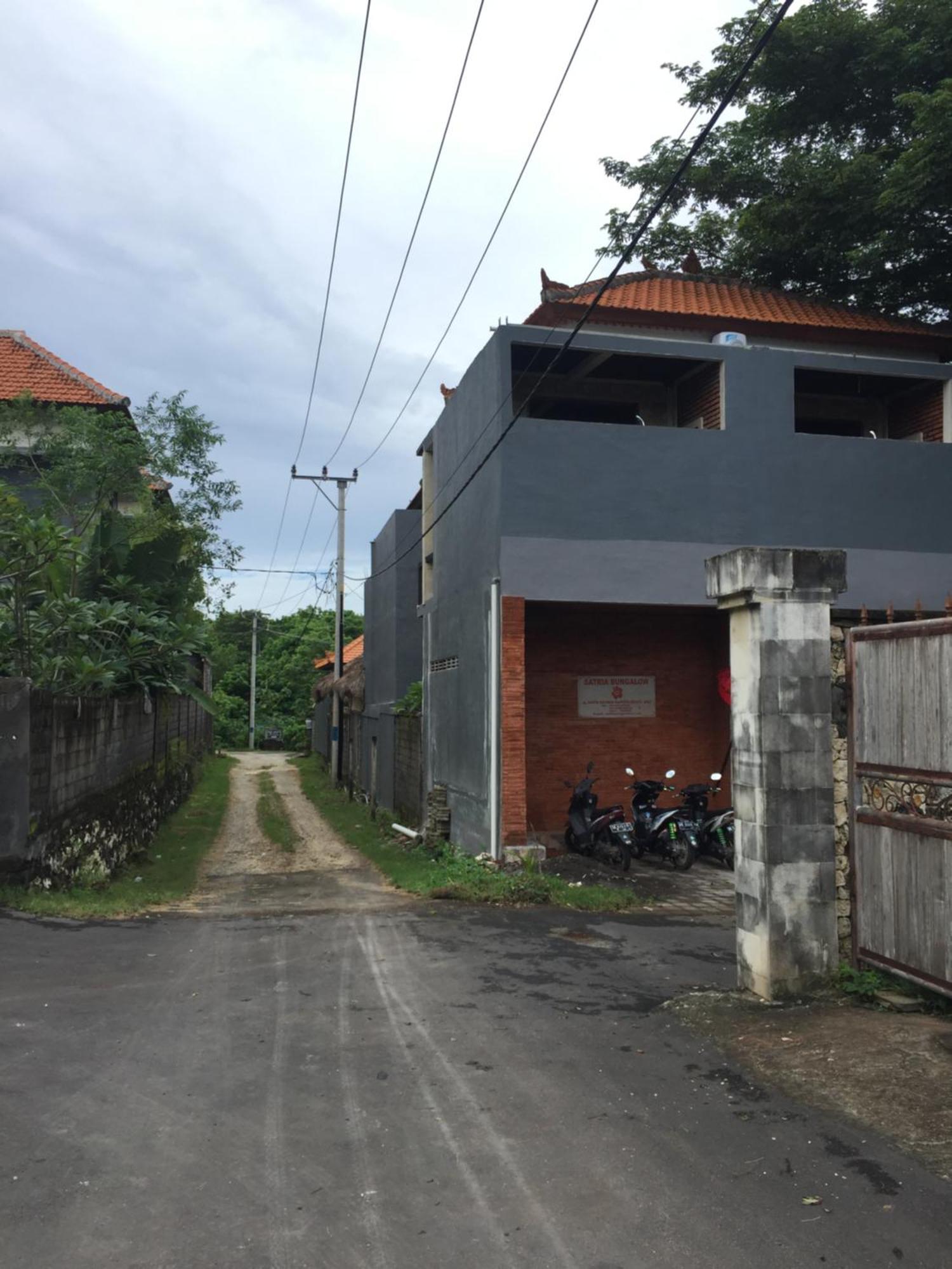 Satria Bungalow Uluwatu Buitenkant foto